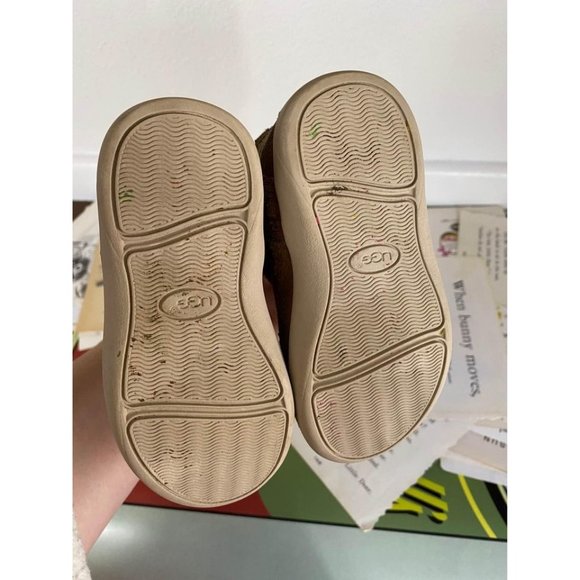 UGG Toddler Boots 7c - Picture 4 of 6
